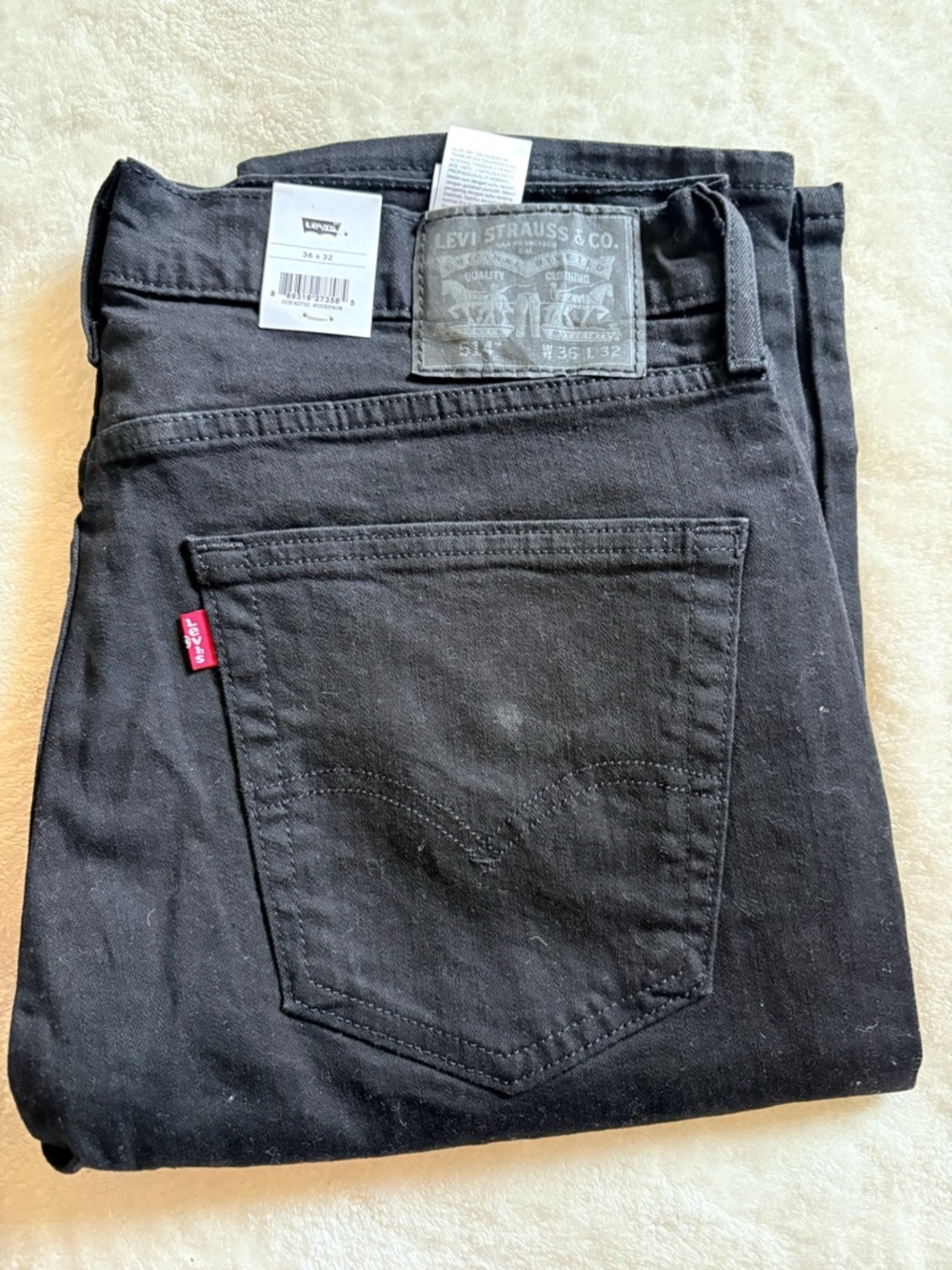 Levi's Men's Black Slim Jeans - Folded Pocket View